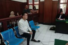 Ivan Sugianto Dituntut 10 Bulan Penjara, Usai Suruh Seorang Anak Menggonggong 4 Terdakwa Ivan