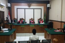 Bawa 30 Kilogram Sabu, MI Alias Iyek Dituntut Penjara Seumur Hidup oleh Jaksa Sidoarjo 9 IMG 20250415 WA0086