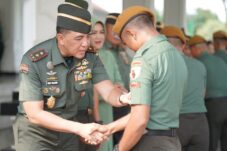 Cuti Lebaran Tanpa Pelanggaran, Pangdam Brawijaya Beri Penghargaan untuk Prajurit 10 b23872e0 125a 4d36 917e 079dfe08fdcc