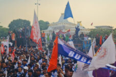 Aksi May Day 2025 Sempat Memanas, Buruh Gempur Kantor Gubernur Jatim Tuntut Keadilan Pajak dan Layanan Publik