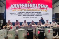 Jejak Gelap Bisnis Sianida, Bareskrim Polisi Bongkar Perdagangan Ilegal Bernilai Miliaran di Surabaya 4 IMG 20250508 190002