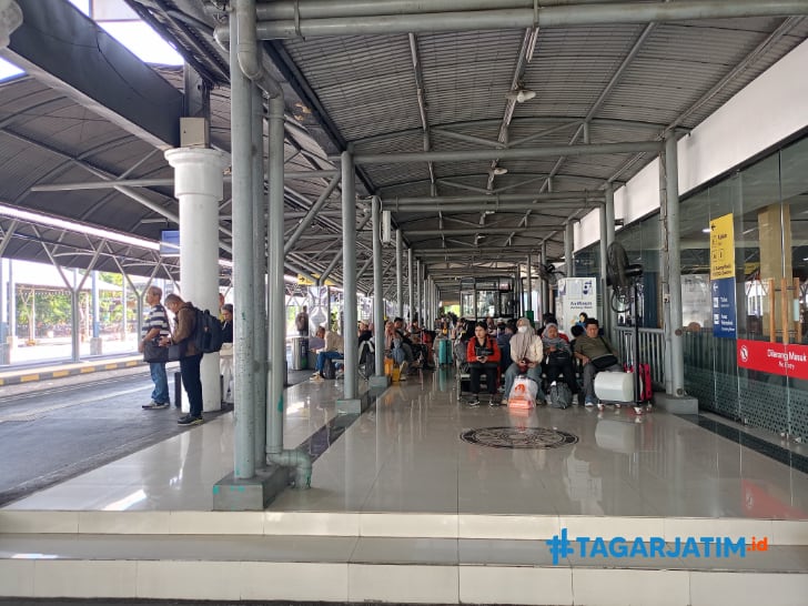 Jalur Terganggu di Pegadenbaru, KAI Daop 8 Batalkan 9 KA Tujuan Jakarta